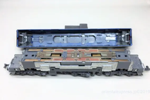 EF200 新塗装が入線です。KATO 3036-1 | NGaugeJP - 横濱模型 | 鉄道