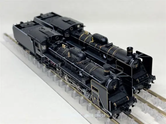 C57 1号機が入線しました。KATO 2024-1 やまぐち号やSL北びわこ号に