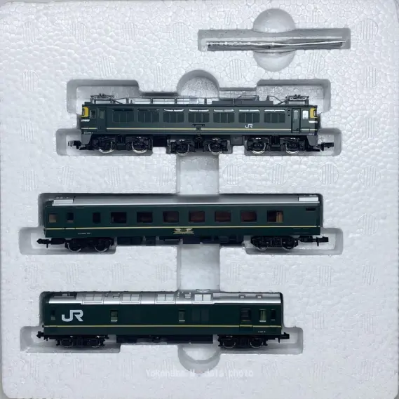 入門用 EF81・24系トワイライトエクスプレスが入線です。TOMIX 98359