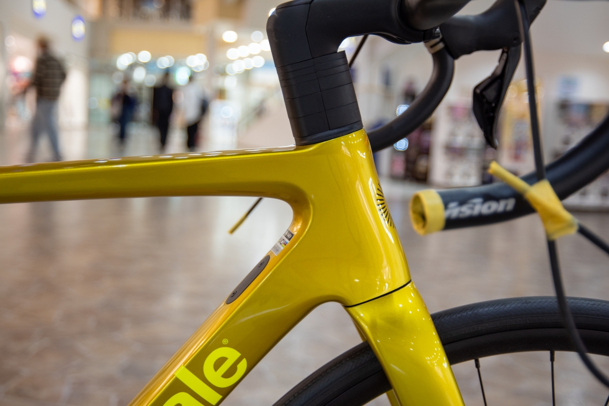 蛍光黄色バイク所有の私が絶賛する「色と走行性能を両立」したオール