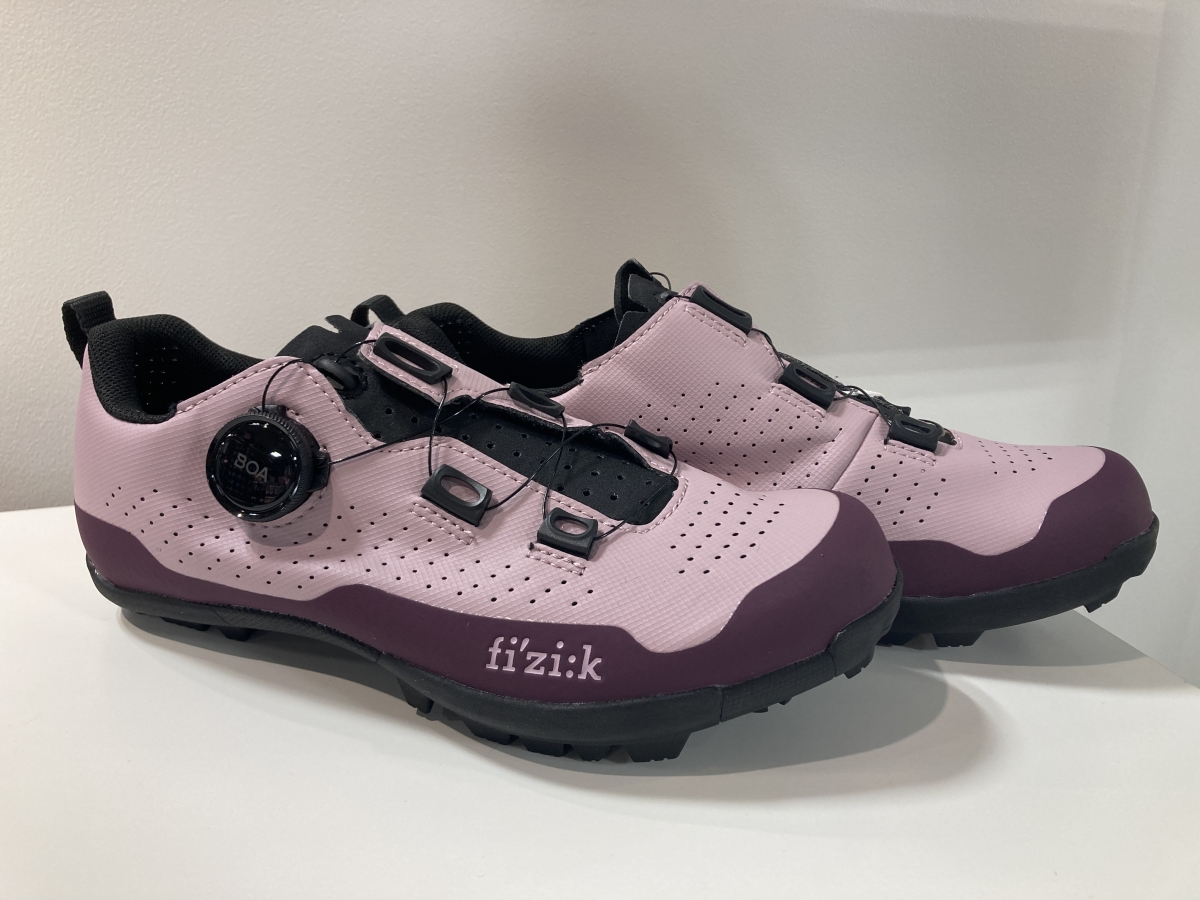 i:zi:k ロードシューズ グレー/ピンク i:zi:k ロードシューズ グレー