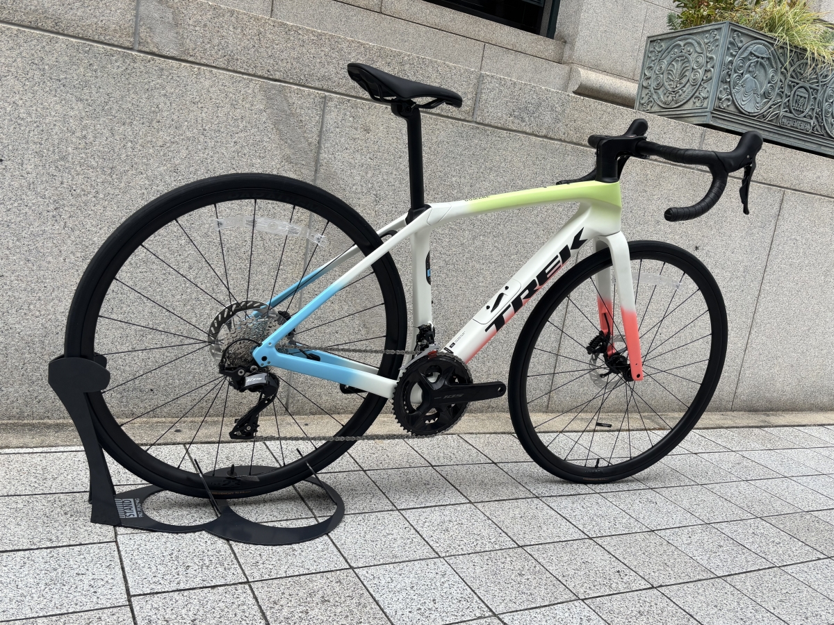 TREK】超カワイイカラーリング！長距離向けの高性能バイクが入荷してい
