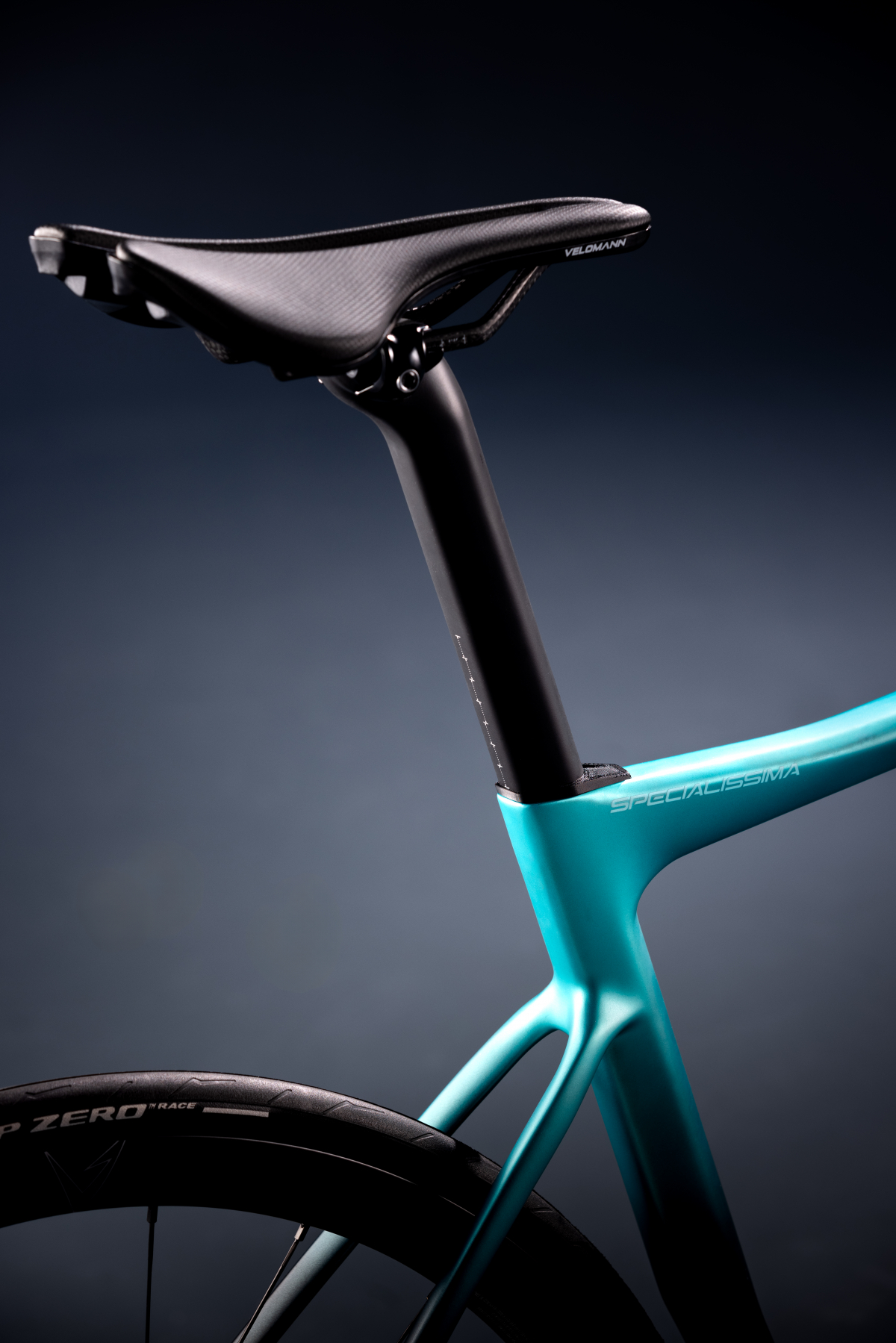 新橋×BIANCHI】超軽量オールラウンドバイクの新型SPECIALISSIMA