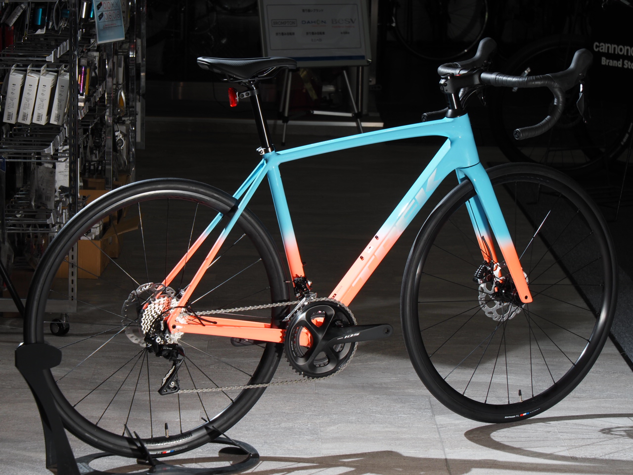 トレック TREK EMONDA ALR5 ロード 52サイCoral Fade トレック TREK