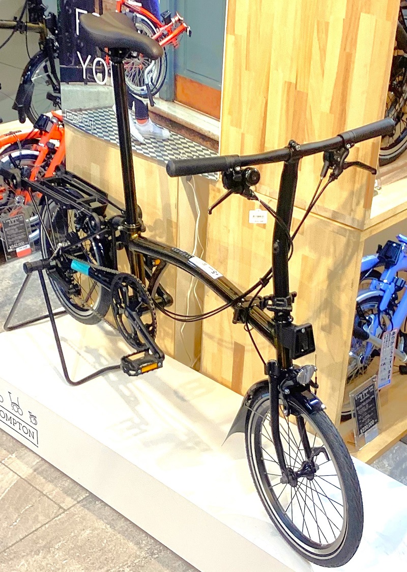 ブロンプトン】待望のブラックエディション／ブラックラッカー！軽快