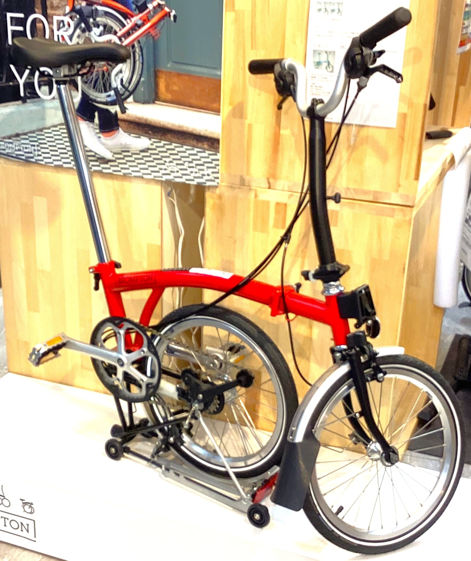 新橋店×BROMPTON】①秋のプレゼントキャンペーン対象車をご紹介！C