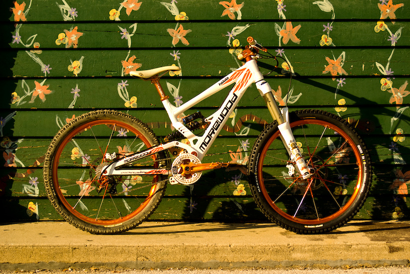 2012 Morewood Izimuカラー展開: Yurisの日記