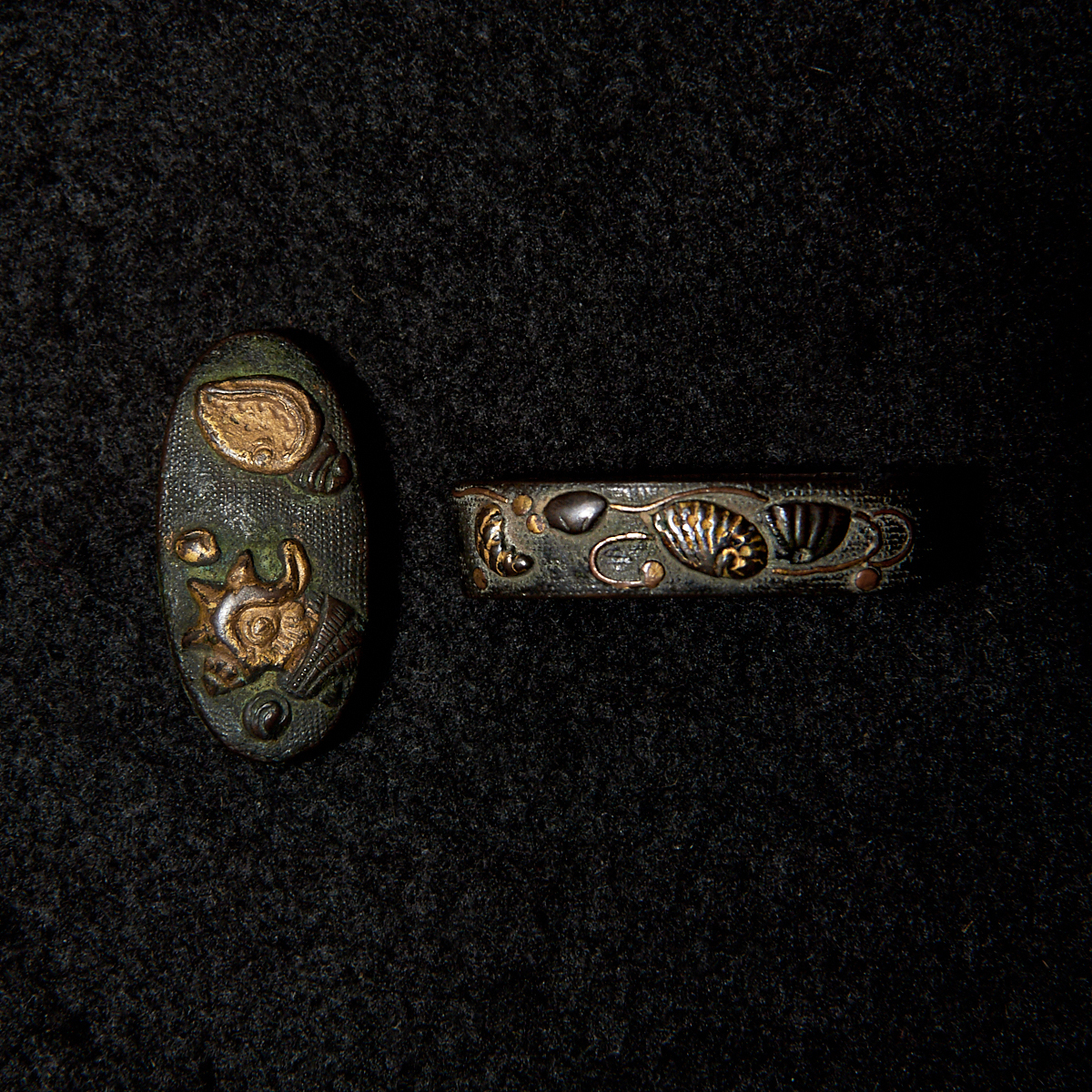 05-311 貝図 縁頭 赤銅魚子地 | 日本刀専門店【勇進堂】オンラインストア