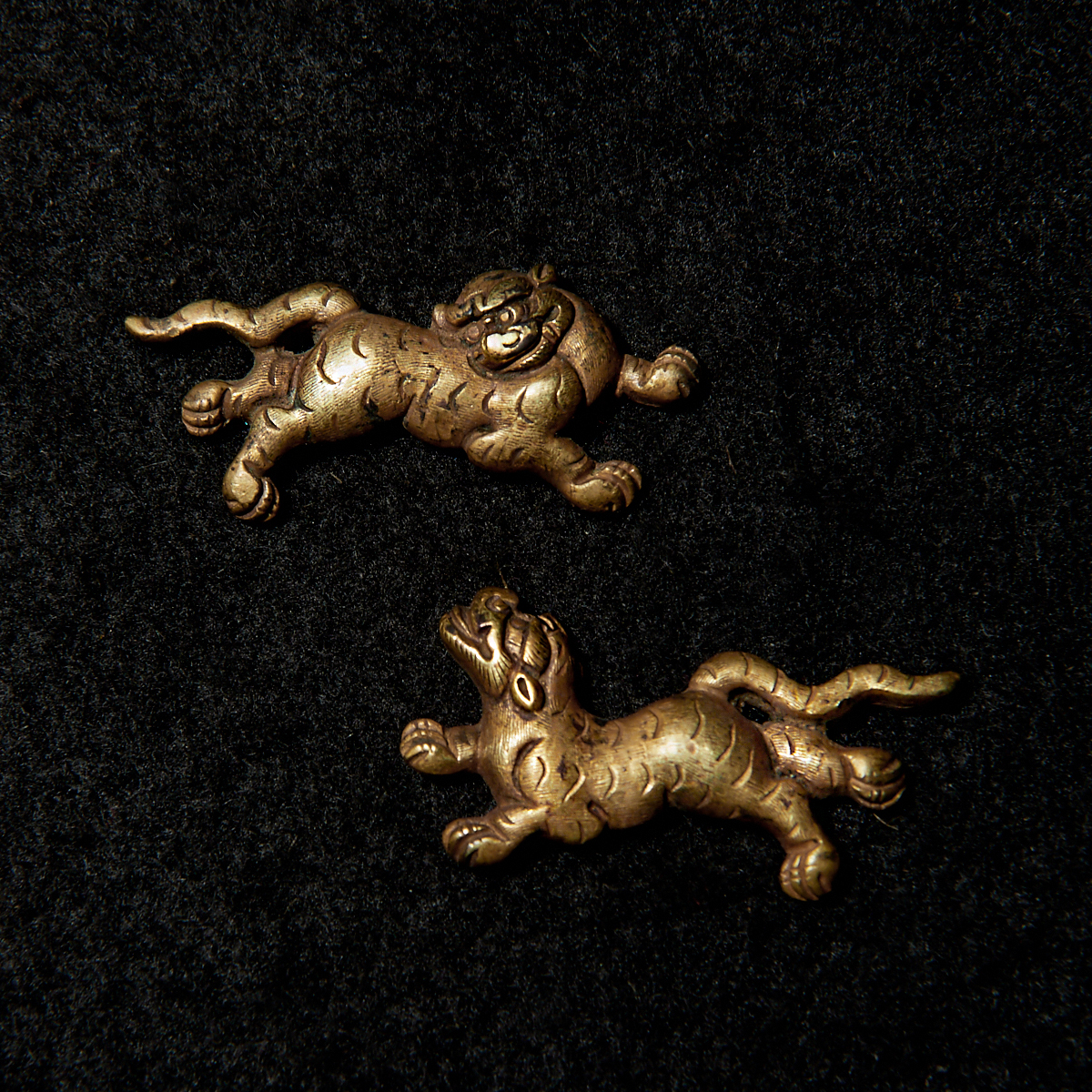 目貫 風神雷神図 金色絵 金具 留め具 武具 武装 日本刀 印籠 緒締め 骨董