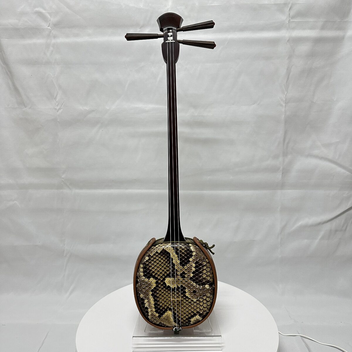 沖縄 三線 カミゲン カモの口 ユナー 黒木 本皮一枚張り 伝統工芸士