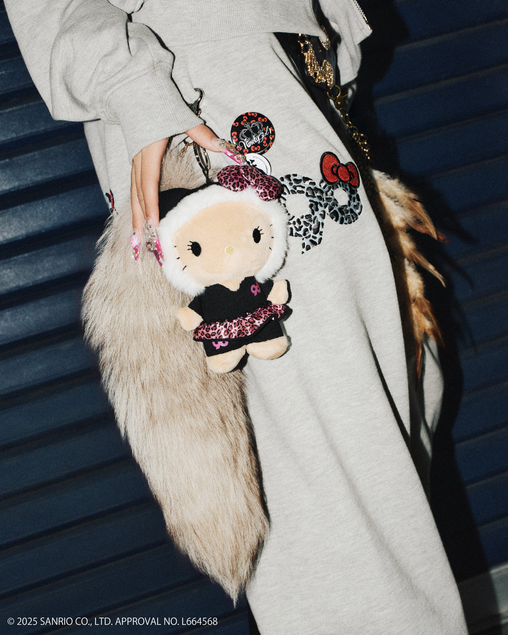 HELLO KITTY Gal Kitty Keychain – YZ