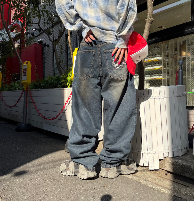 King Logo Wide Tuck Denim Pants – YZ