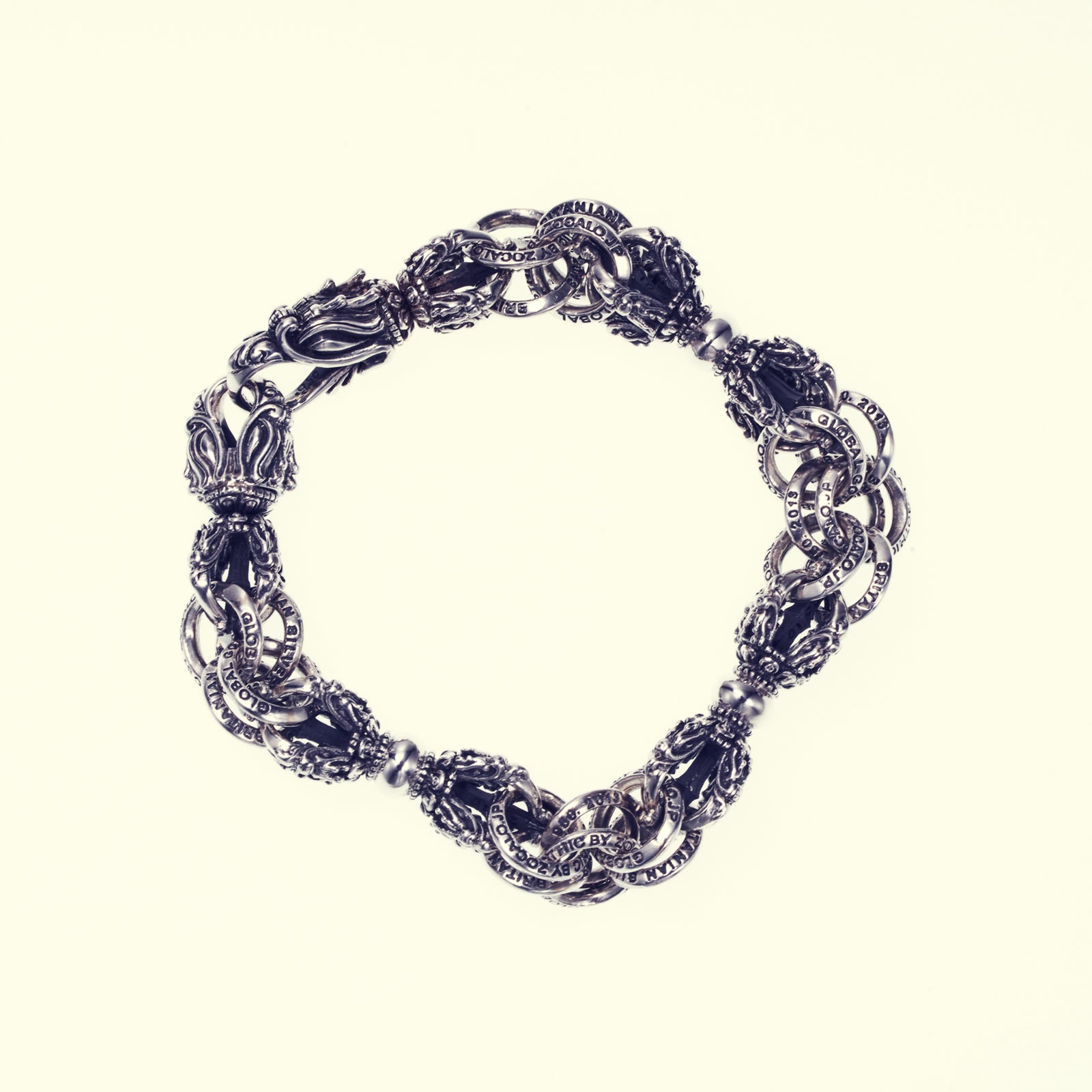 SQ2048_0000s_0000_200416_zocal