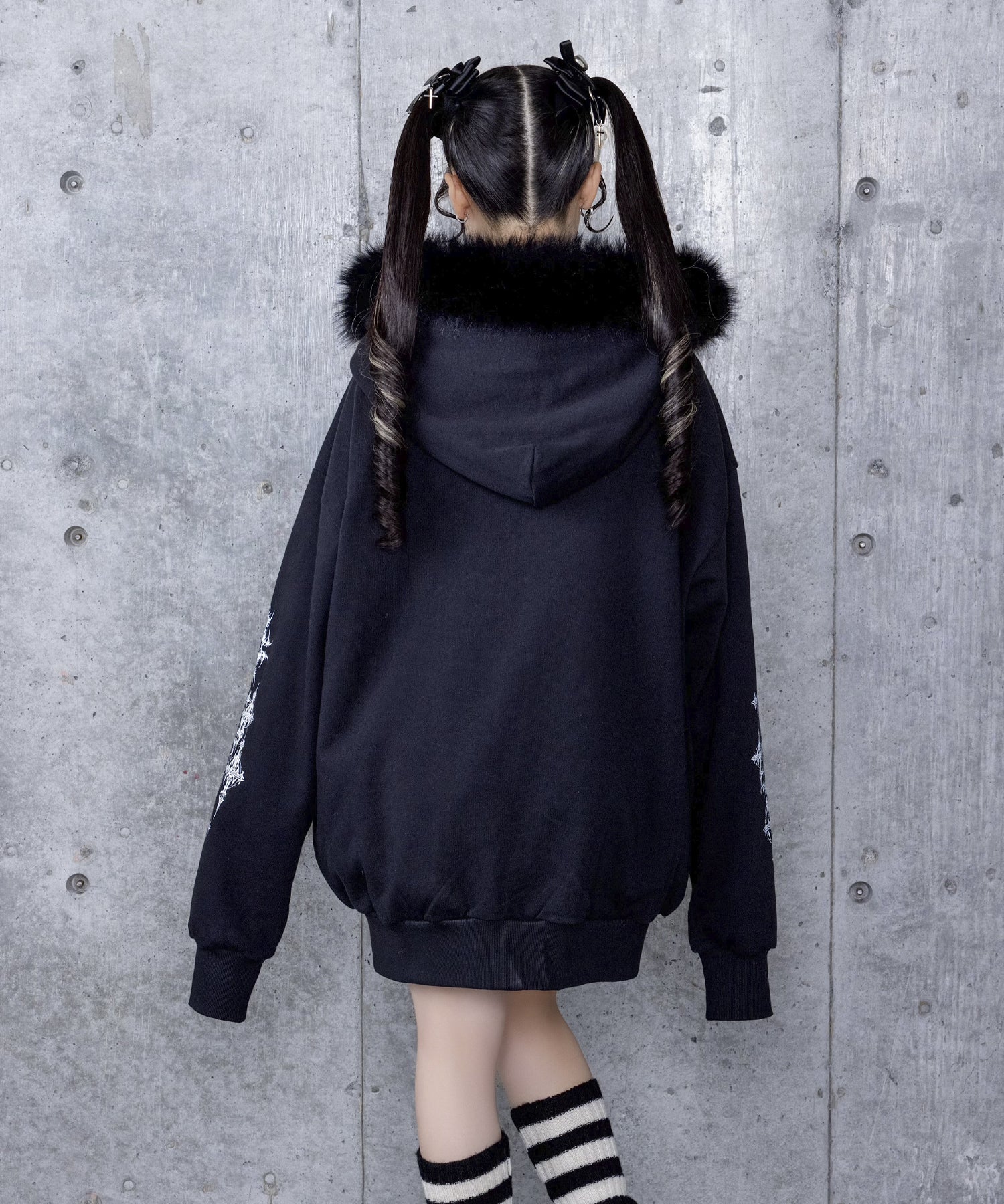 ファー付きAmiligeラインストーンZIPパーカー– A AM STUDIO