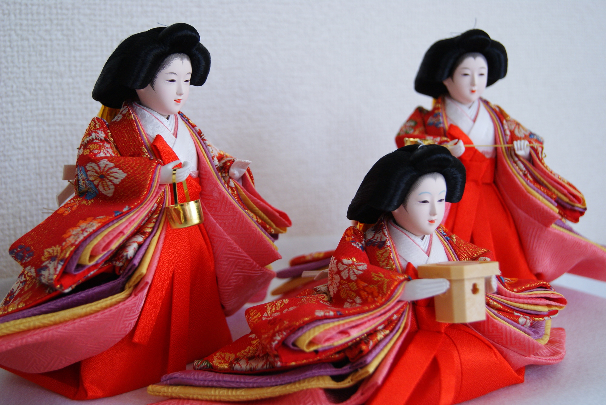 三人官女」の役割とは？それぞれの持ち物も解説【雛人形