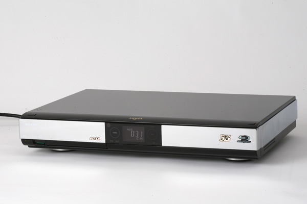 ユニークかつカジュアルな使い勝手 AQUOSブルーレイ「BD-HDW700」の