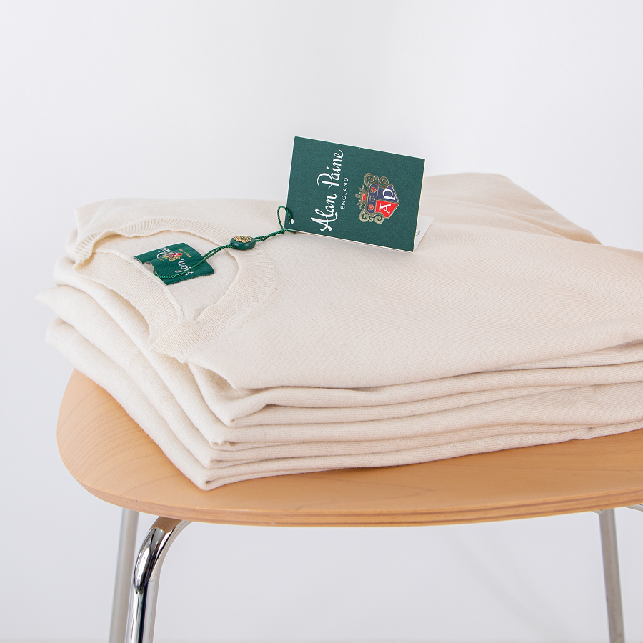 ALAN PAINE】秋まで使えるUNISEXのニットアイテム | NEWS - AlanPaine