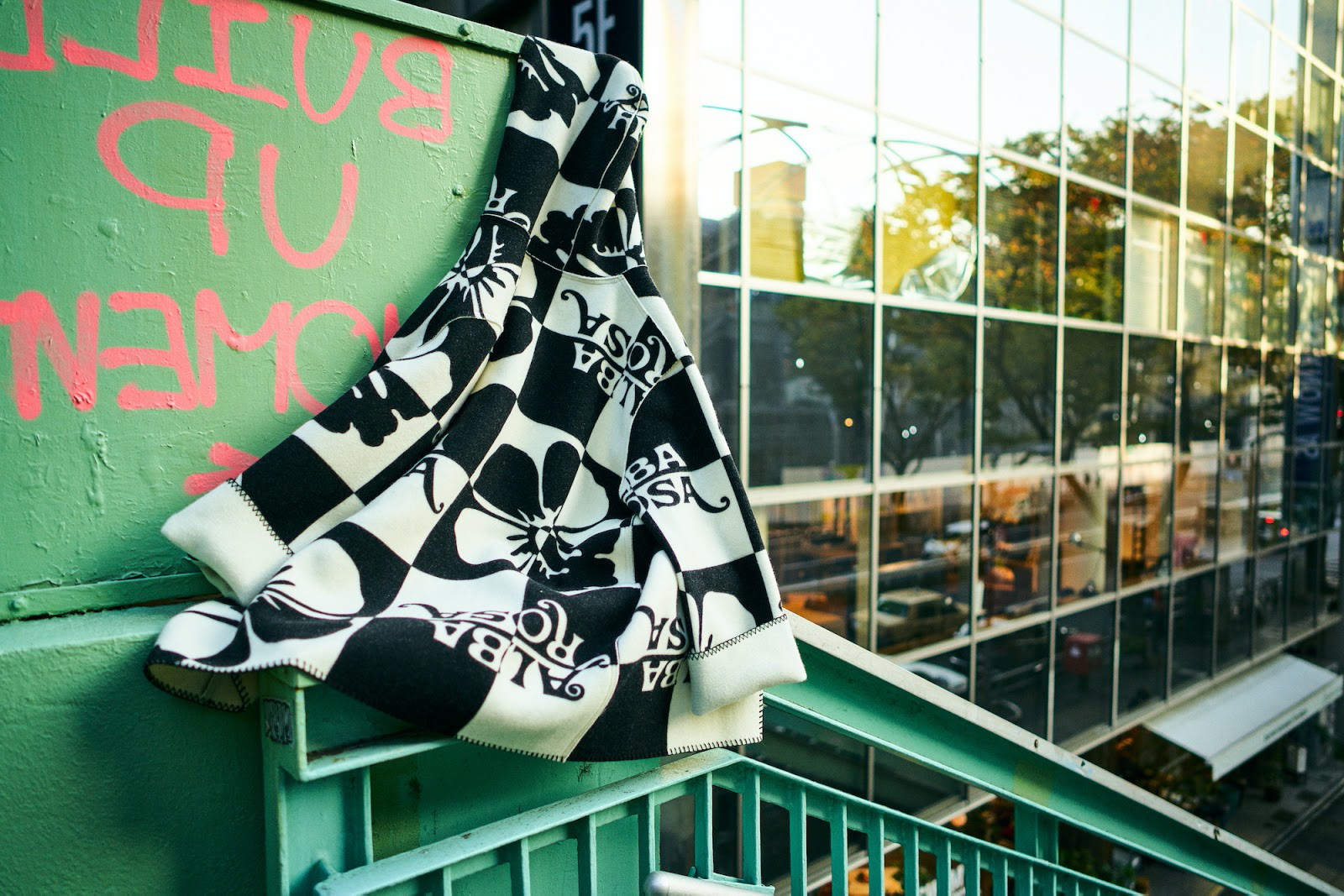 ALBA ROSA MEETS High and Seek - ALBA ROSA CORP.