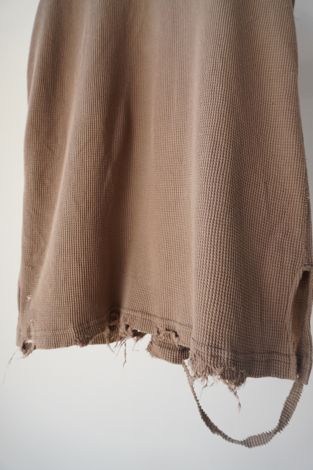 DAMAGE WAFFLE TANKTOP(BEIGE) – ANCELLM