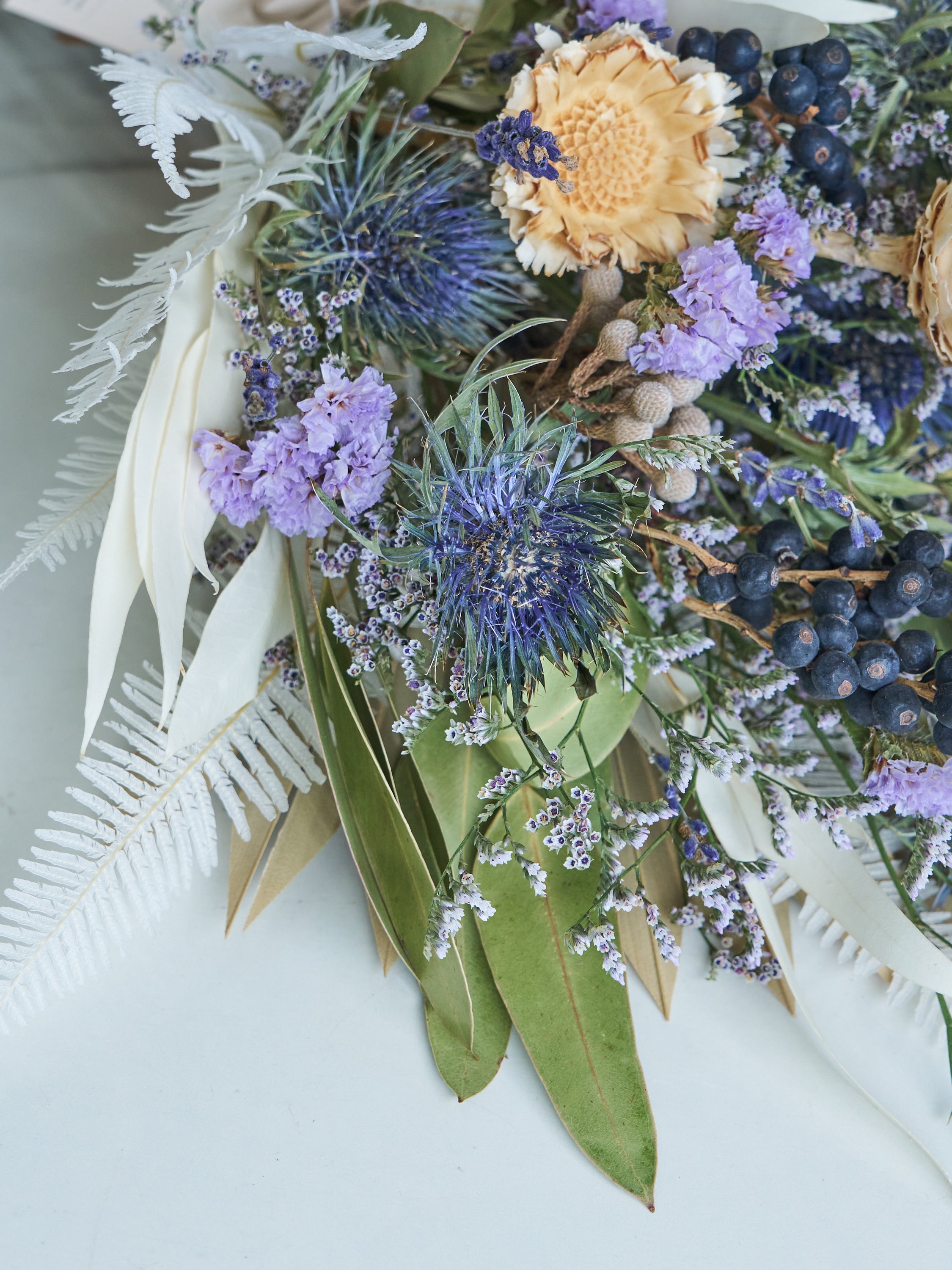 壁に掛ける】ドライフラワーのスワッグ - ブルー - | お花の通販AND