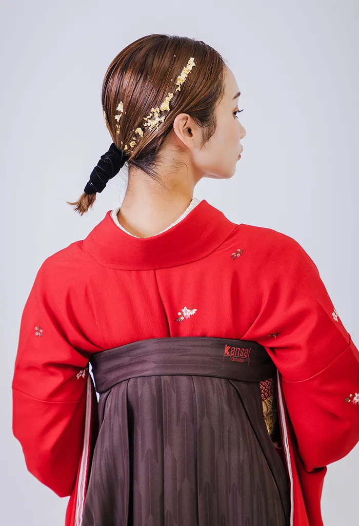赤小花ちらし×茶kansai矢絣 | 卒業式袴レンタルのアンジュ