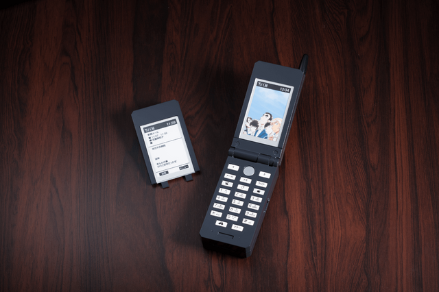 コナン」高木刑事のキスのお相手は!?“松田陣平の携帯電話”もプレゼント