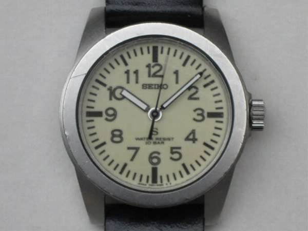 セイコー SUS 7N21-0010 サス クオーツ 希少な蓄光文字盤
