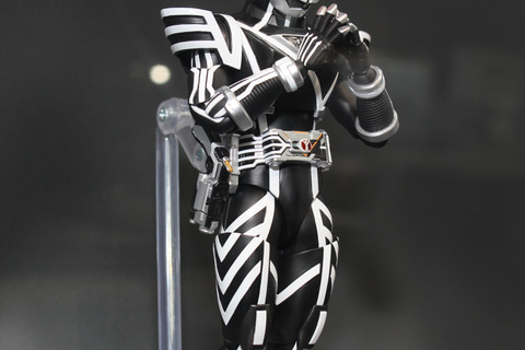 特別企画】「仮面ライダー555」の3人目のライダー、「S.H.Figuarts（真