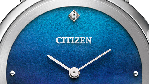 シチズン、海洋プラスチックごみのリサイクル素材で作った腕時計