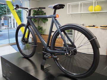 VanMoofから新設計のe-bike。乗りやすいステップインモデルも - 家電 Watch