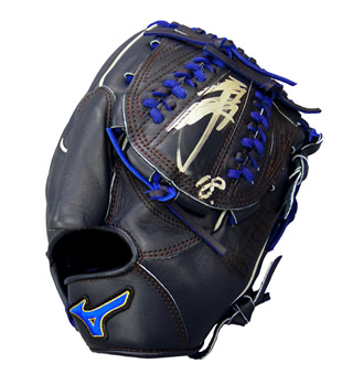 三浦大輔選手直筆サイン入りグローブ、オフィシャルwebショップ限定