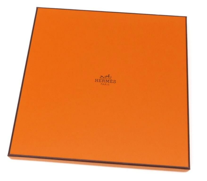 エルメス HERMES スカーフ カレ90 暖炉のそばで 赤 - メルカリ