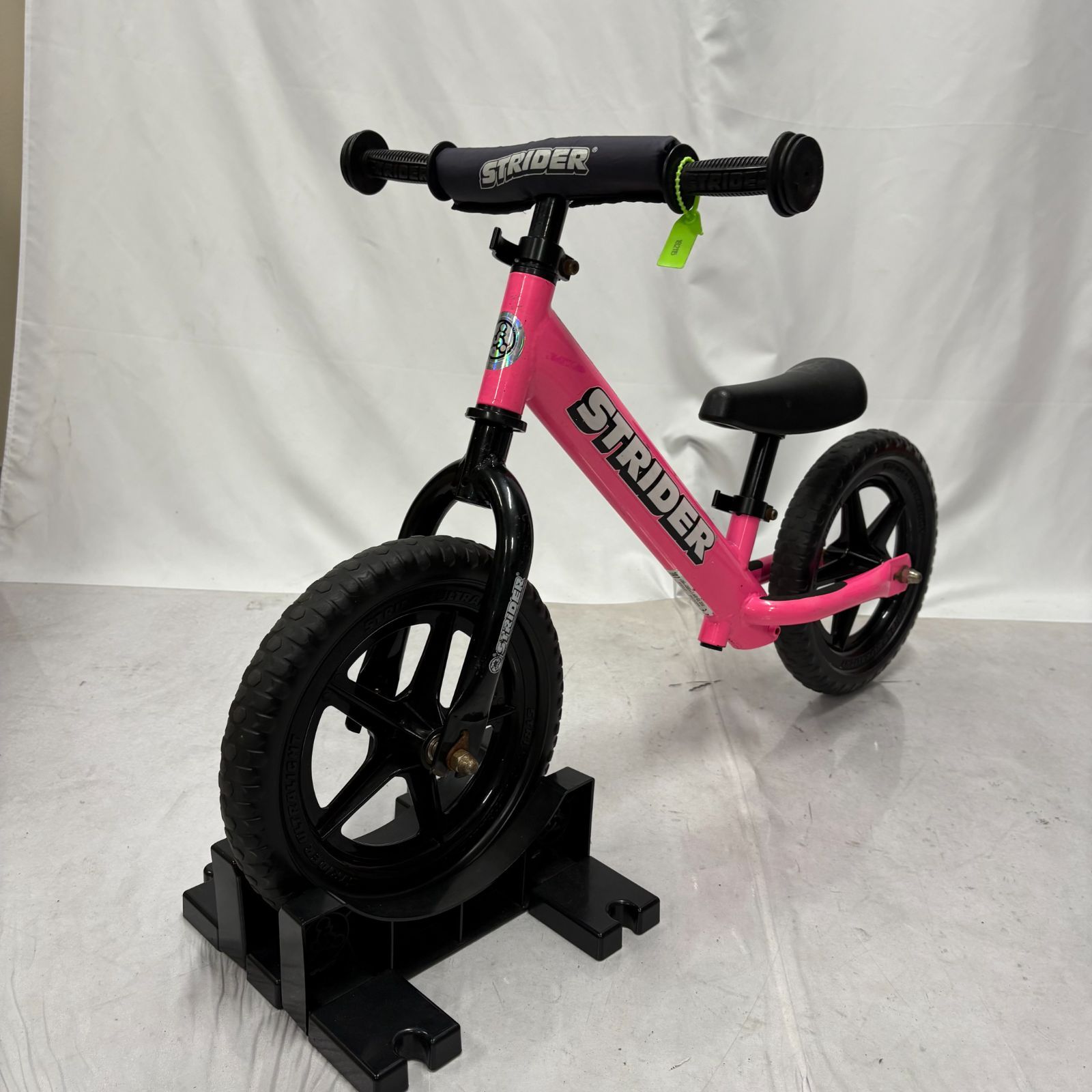 ストライダー スポーツ ピンク 中古 ストライダー ピンク 12インチ