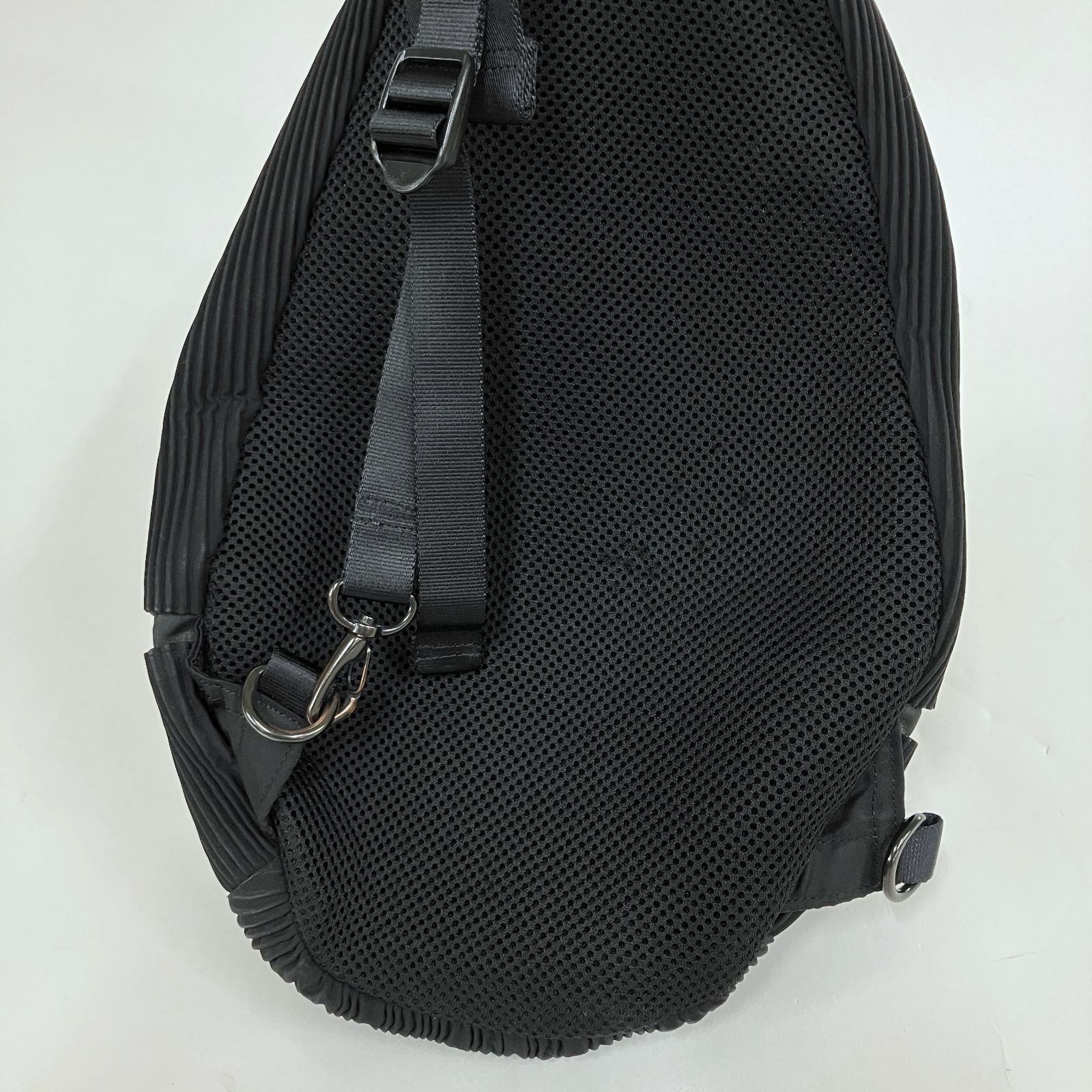 PLEATS PLEASE ボディバッグ 黒 プリーツプリーズ