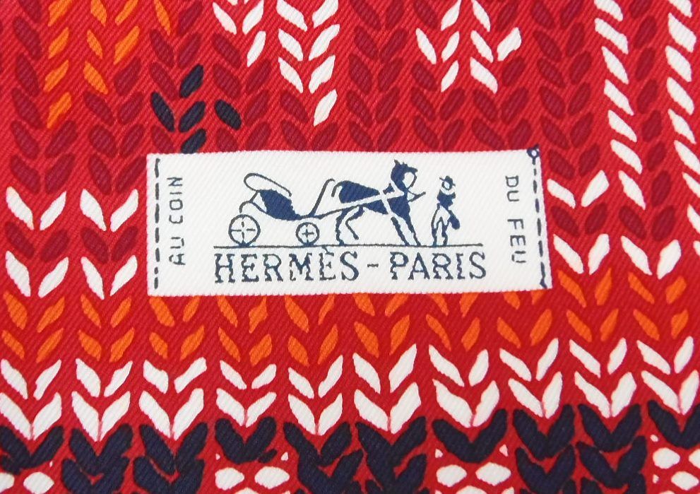エルメス HERMES スカーフ カレ90 暖炉のそばで 赤 - メルカリ