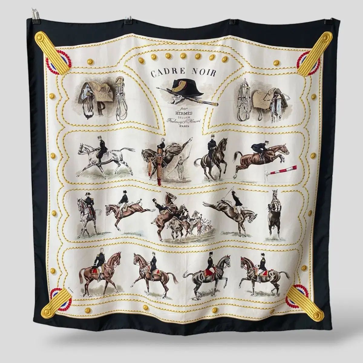 HERMES シルクスカーフ 馬に乗った騎士 【公式通販】