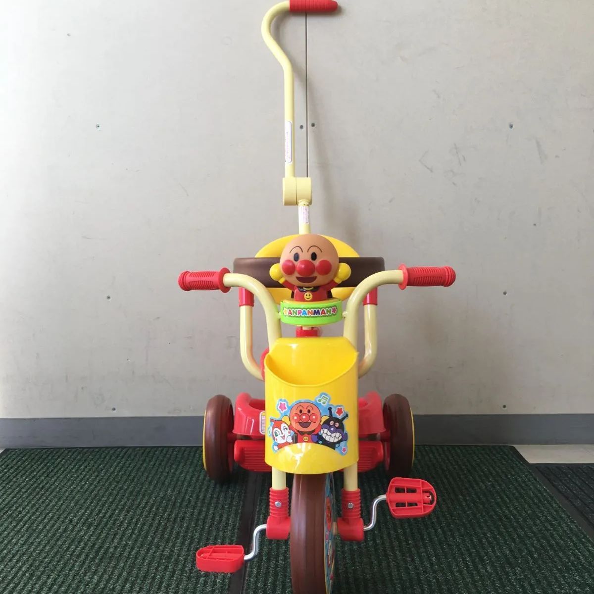 アンパンマン 三輪車 SG規格 かじとり 手押し棒 おでかけ三輪車
