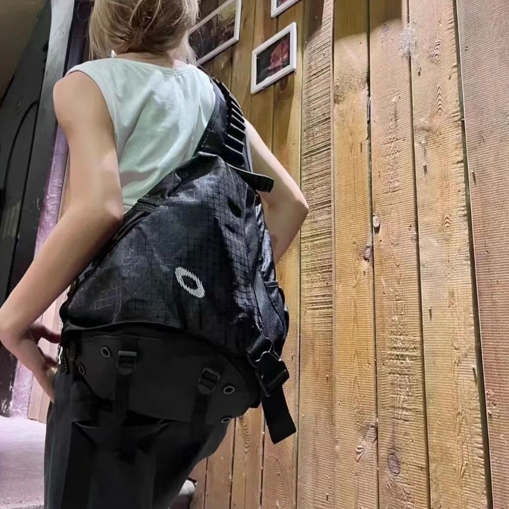 バッグ 00s Oakley sling bag y2k Oakley sling bag vintage Y2K