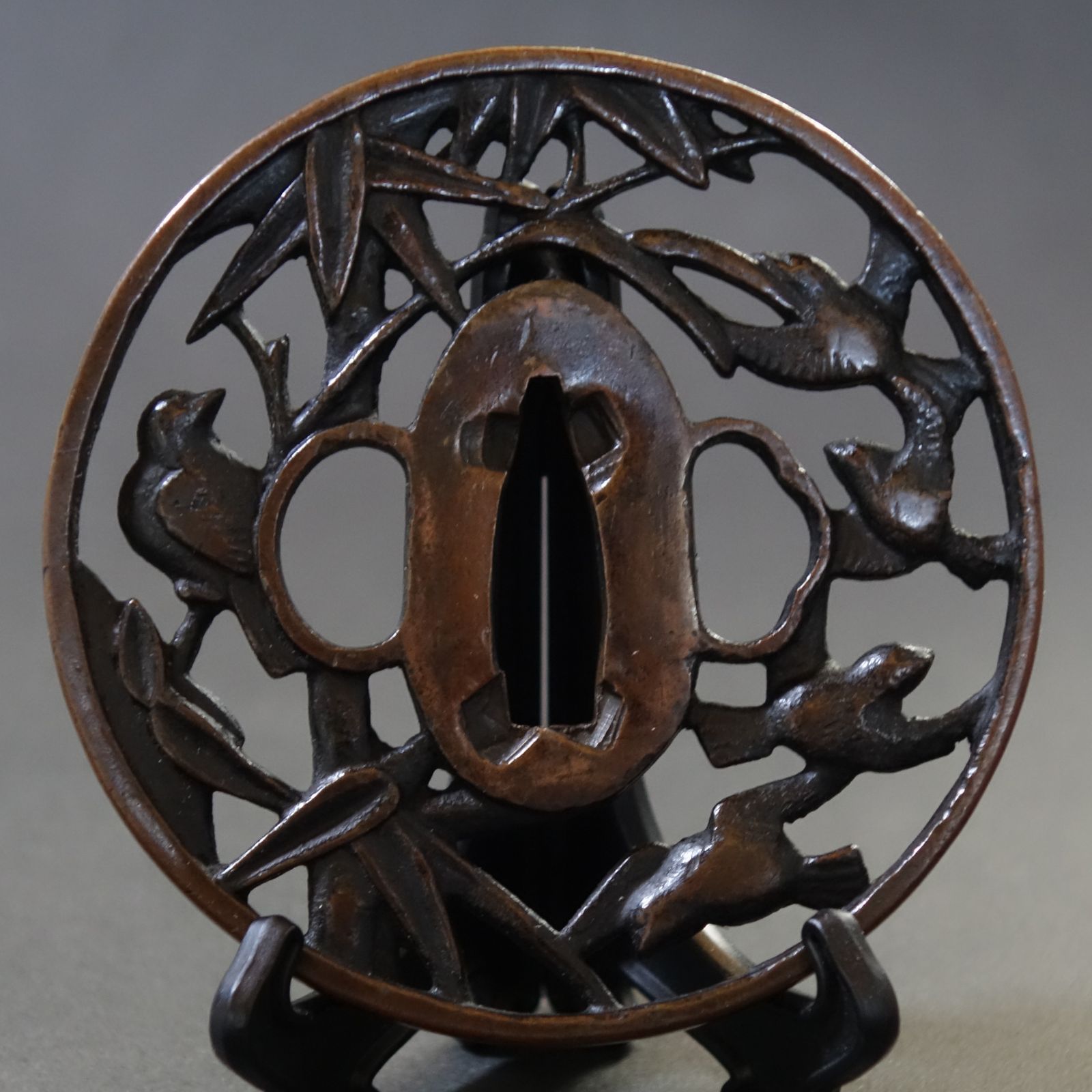 獅*丸様 鉄製 四葉型鍔 刀の鍔 鍔 日本刀 武具 獅*丸様 鉄製 四葉型鍔