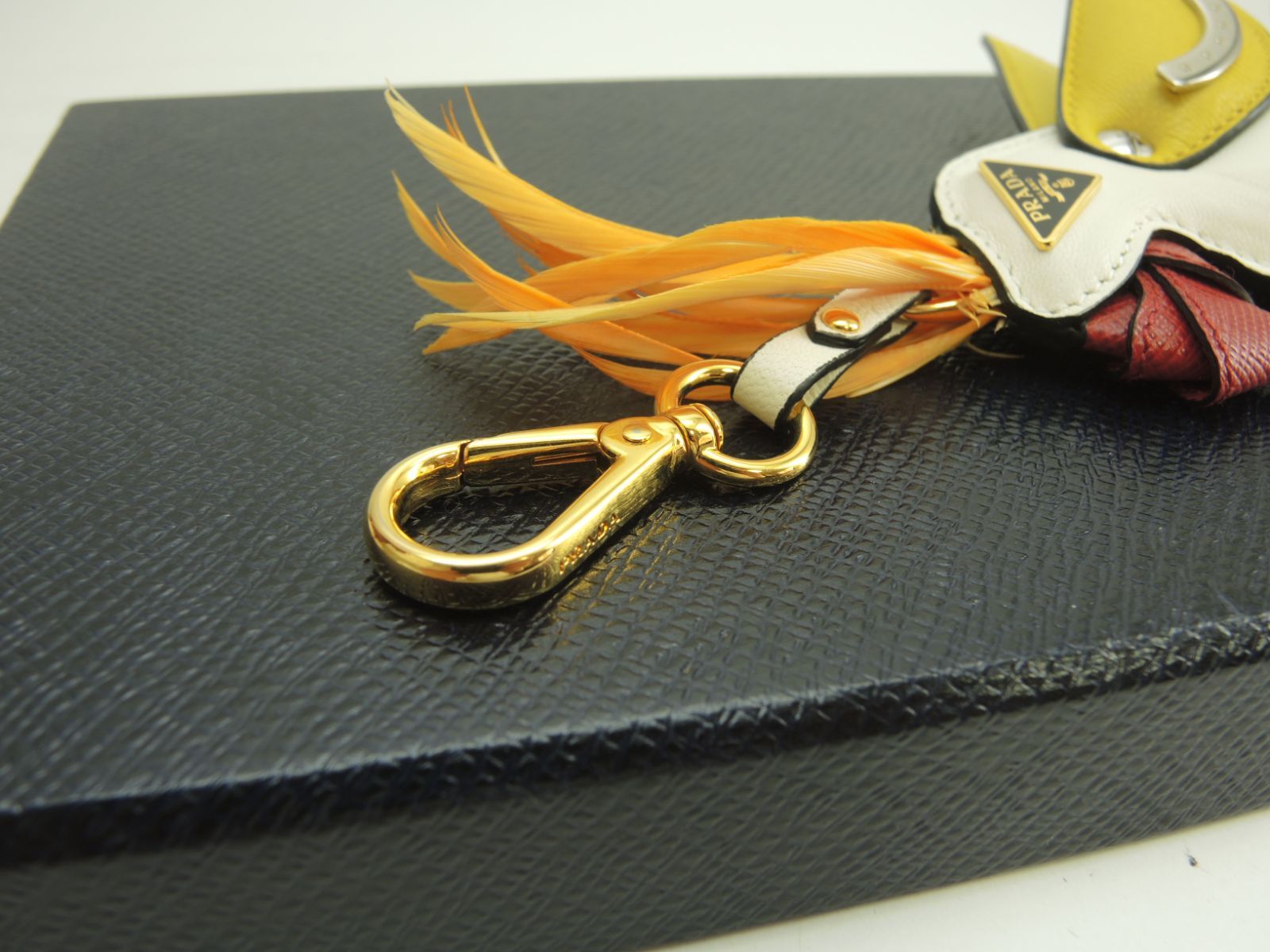 プラダ バッグチャーム 鳥 レザー白黄 キーリング大 レア 未使用@ 5
