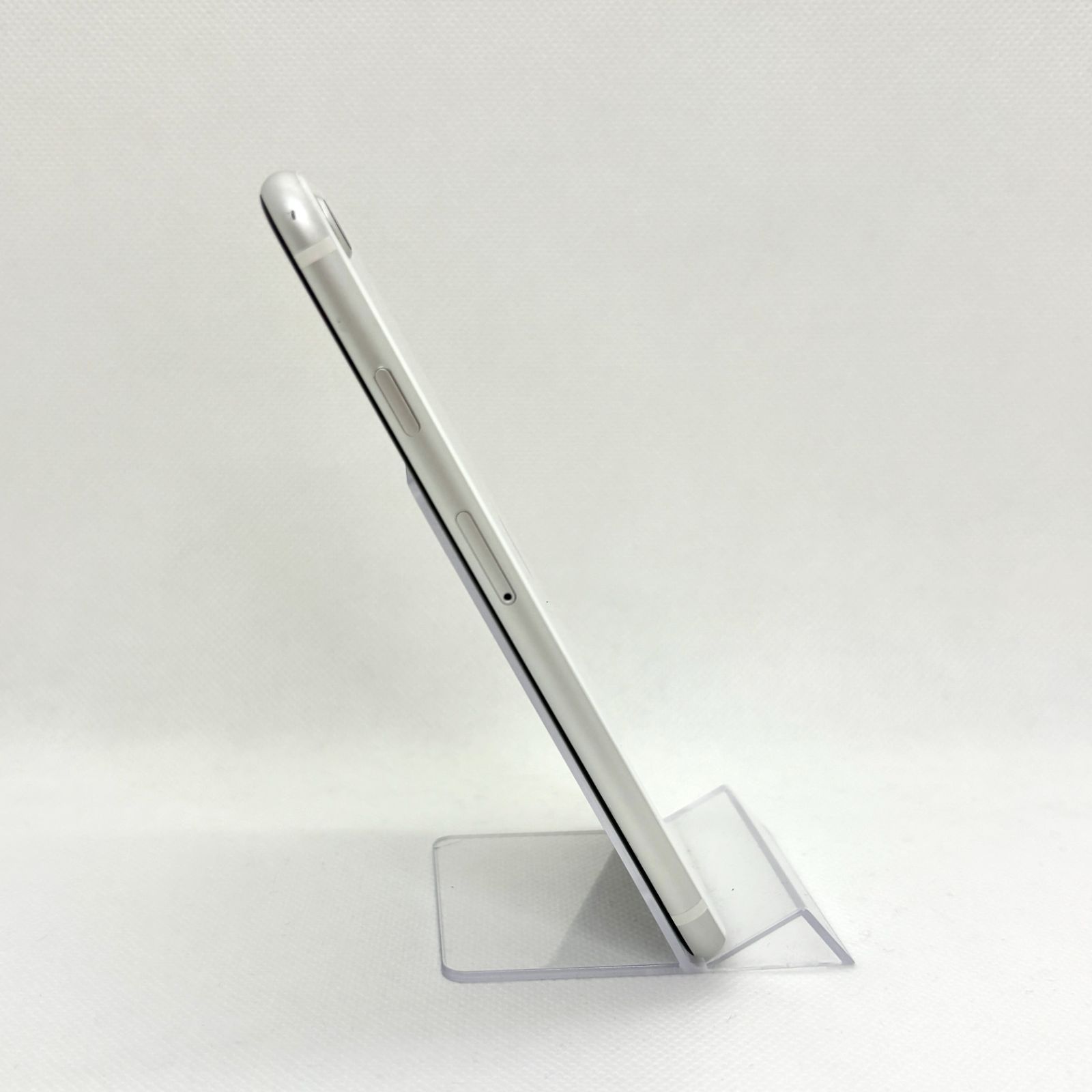 良品】【新品バッテリー100%】 iPhone SE2 128GB ホワイト 8469 SIM