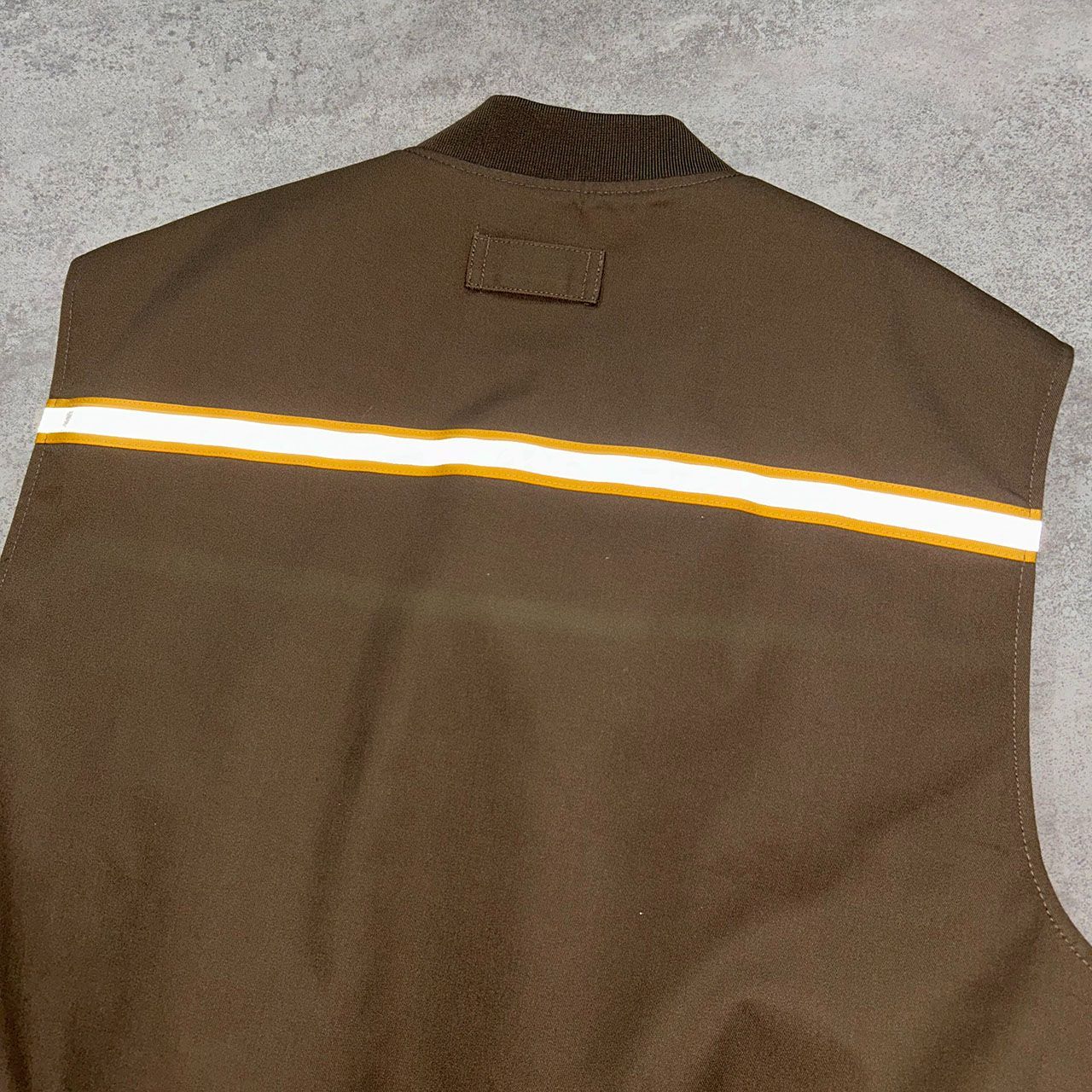 UPS 企業 ベスト リフレクター テープ サイズ XL アメリカ古着 - メルカリ