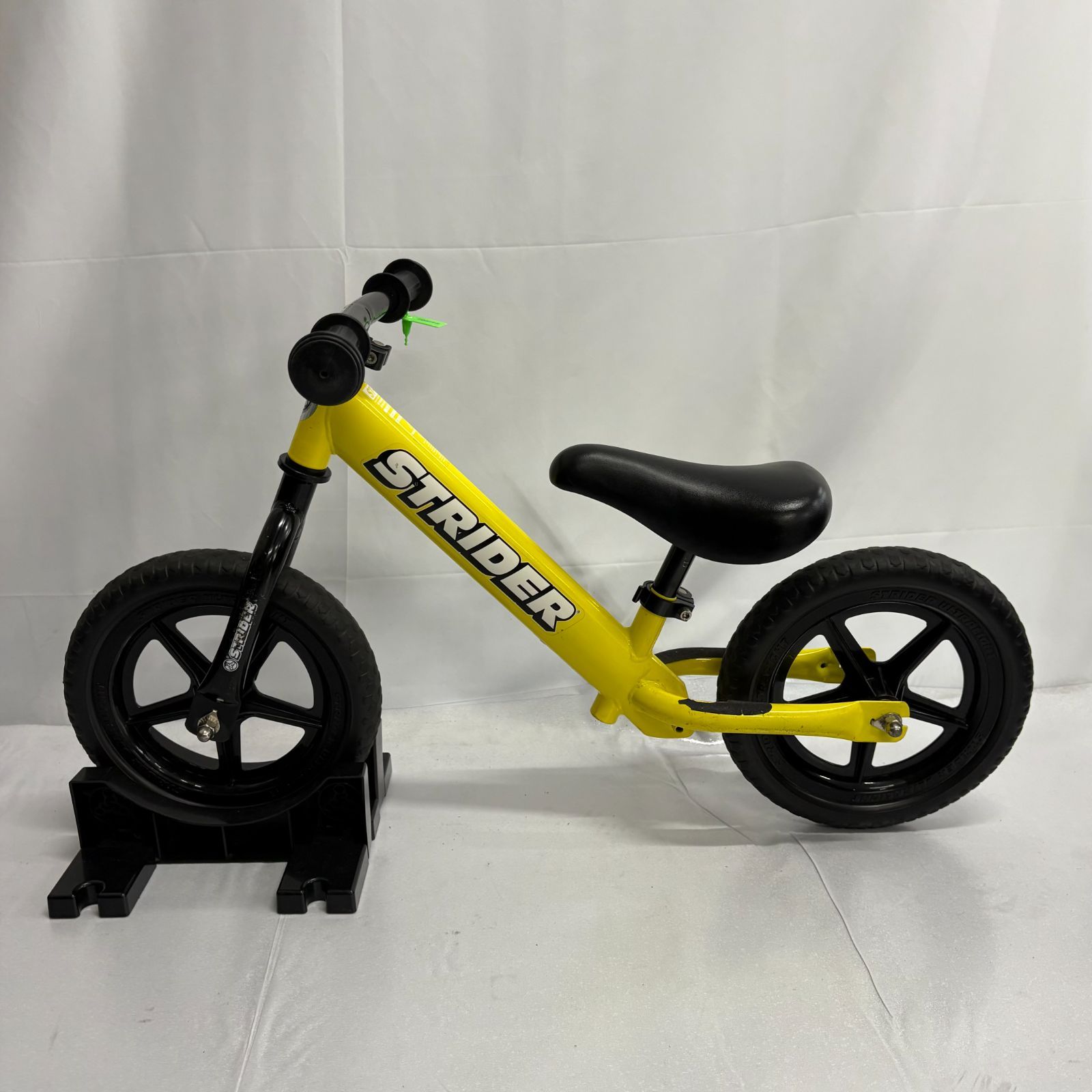 STRIDER ストライダー スポーツ イエロー 黄色 12インチ キックバイク