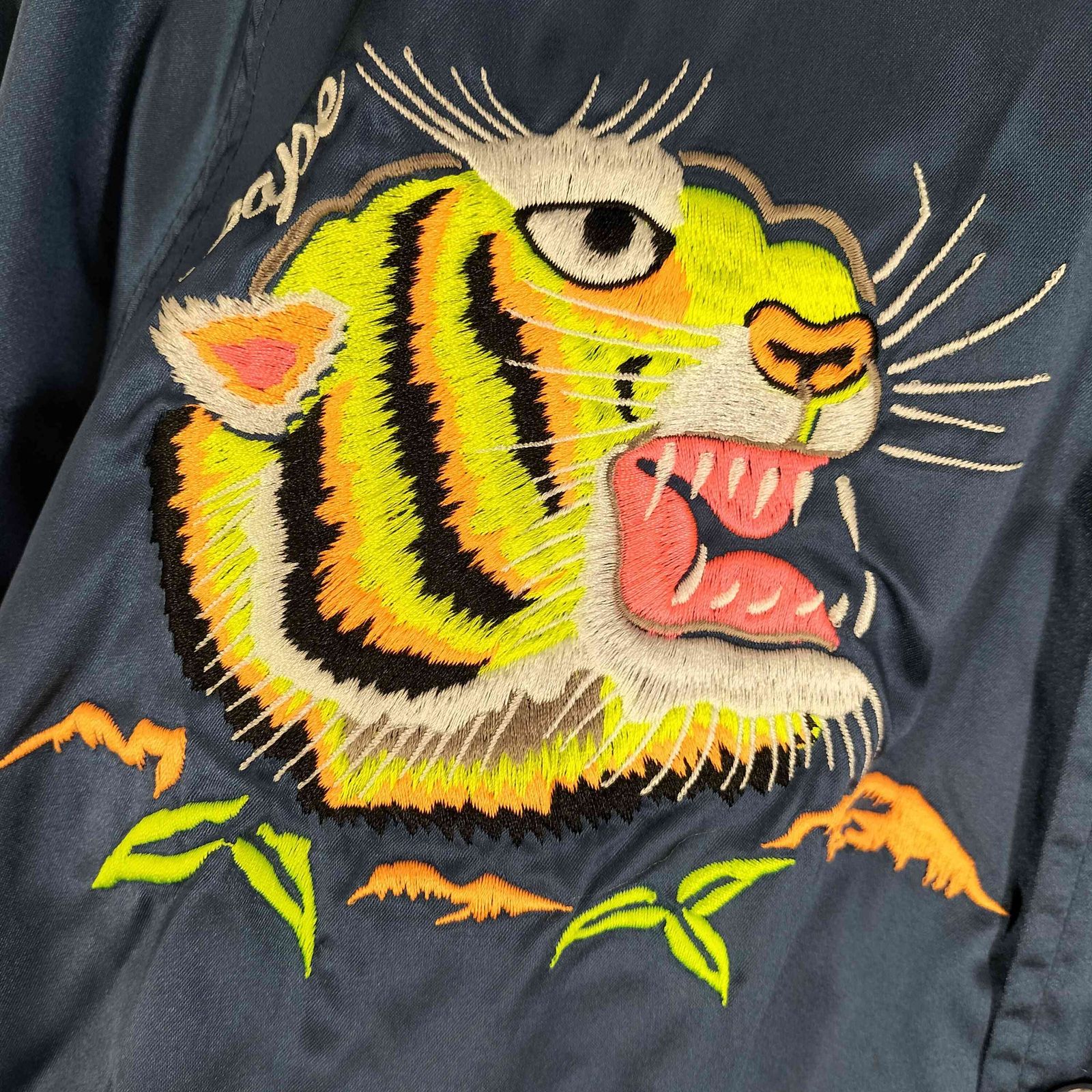 アベイシングエイプ A BATHING APE 20AW TIGER EMBROIDERY COACH