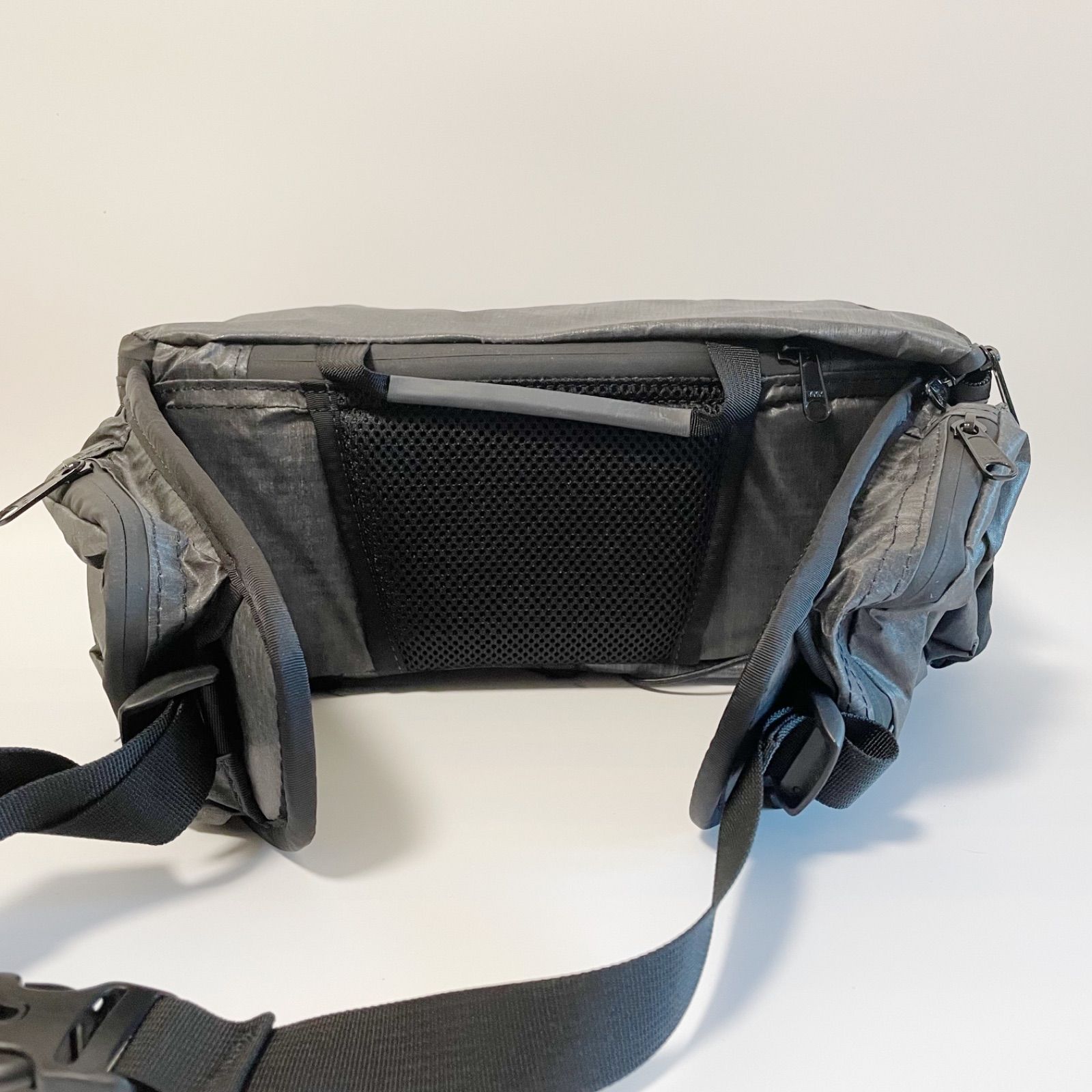 ULA EQUIPMENT BURST - メルカリ