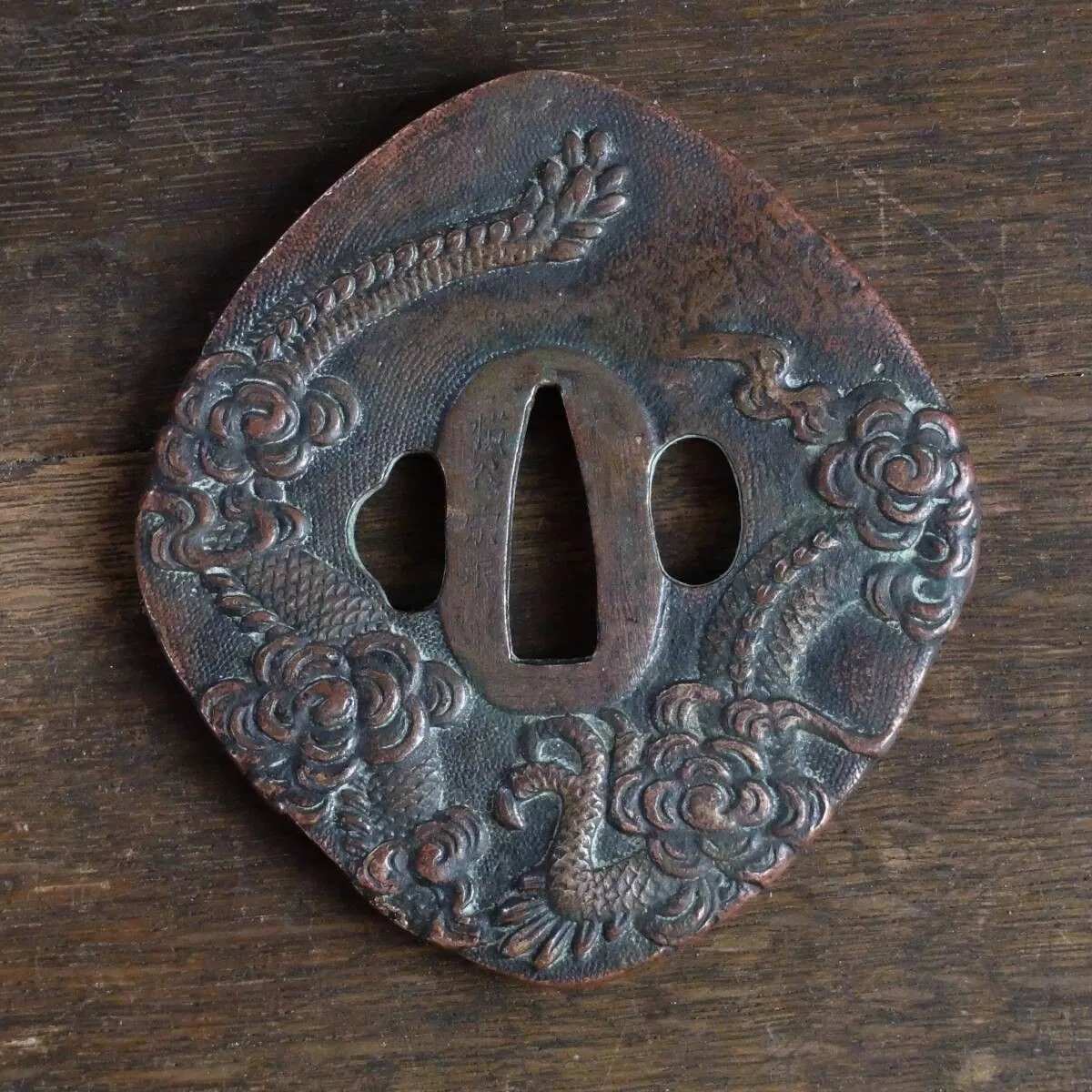 鉄地大鍔 鐔 (尾張 竹輪透かし) 室町〜江戸時代 箱付き 鉄地