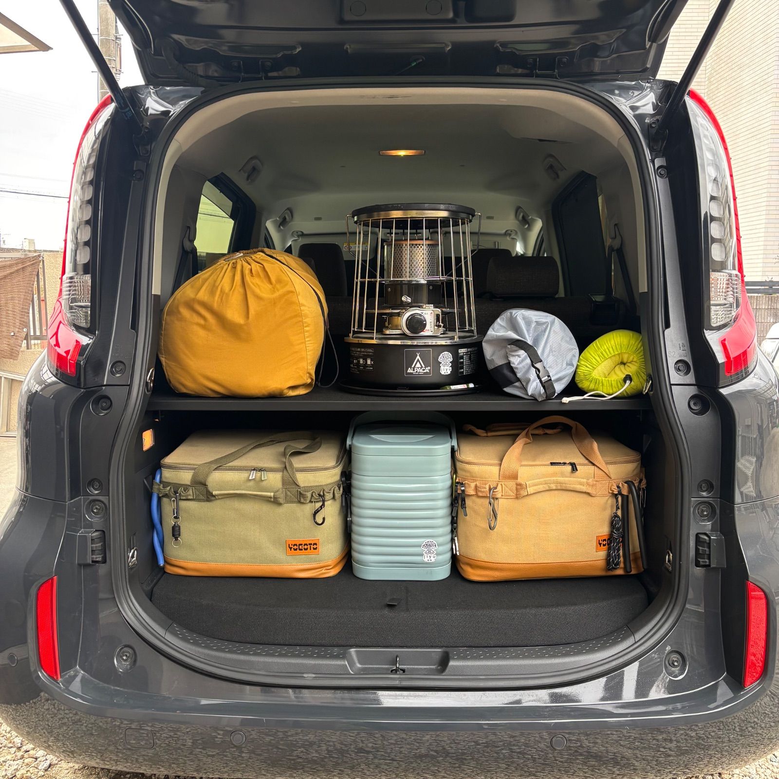 新型シエンタ ラゲージ アッパー ボード - メルカリ