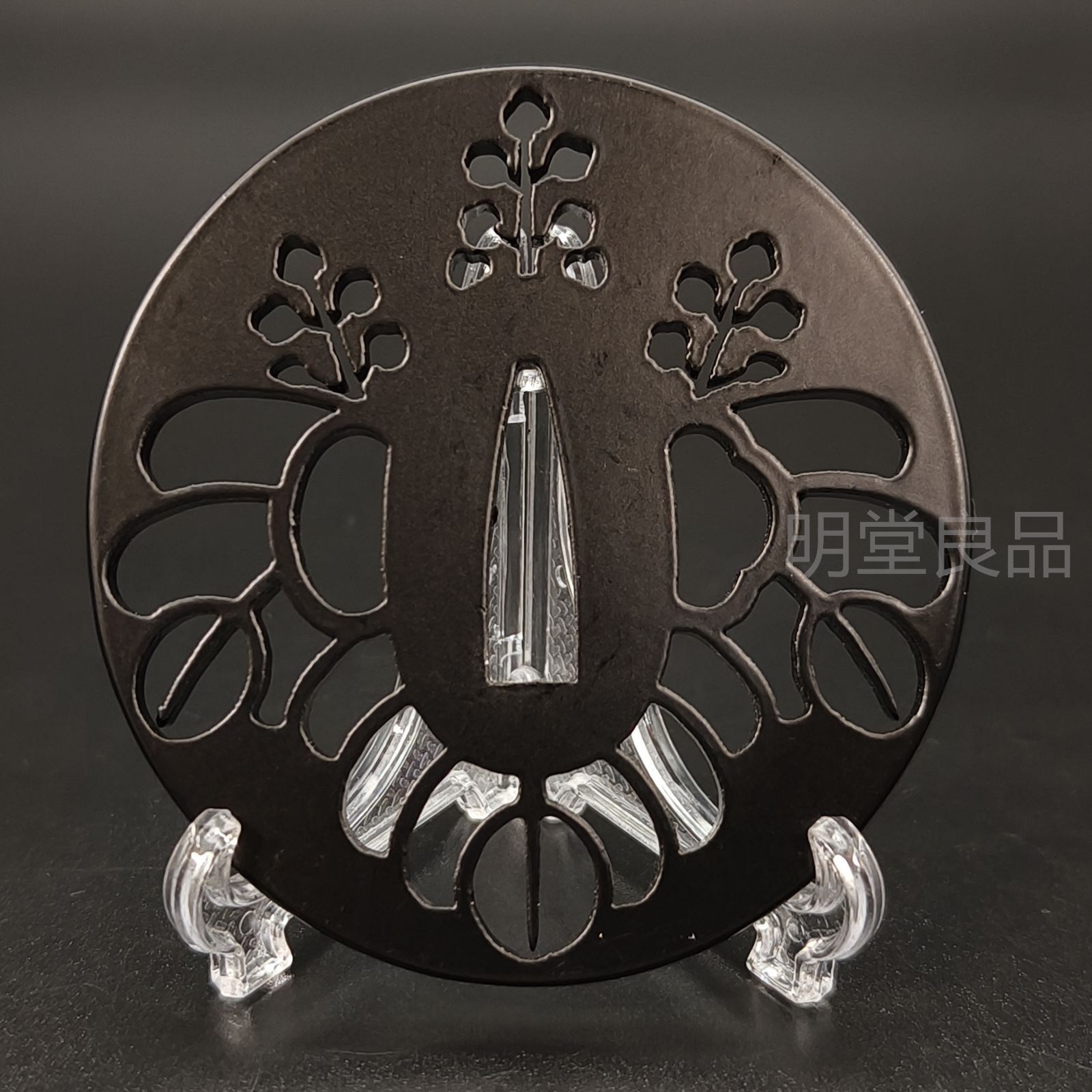 鉄地 透かし彫刻 刀鍔 85g 金工細密彫刻 刀装具 日本刀装具 刀剣美術