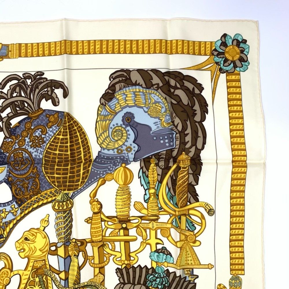 セール】HERMES エルメス カレ 90 スカーフ 羽飾りの騎士兜 白✕金