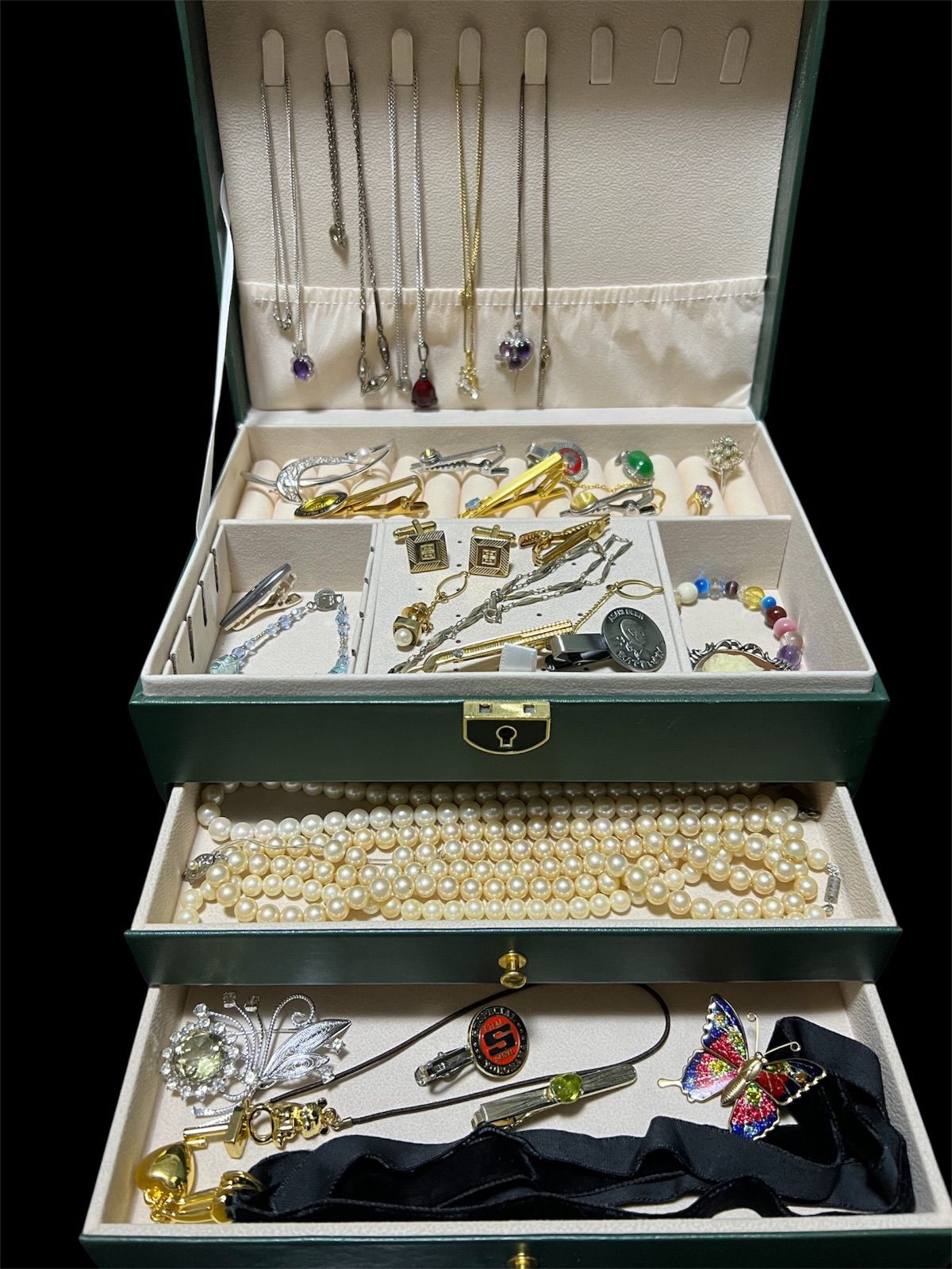 W*E様 遺品整理 生前整理アクセサリーまとめ売り 遺品整理、生前整理